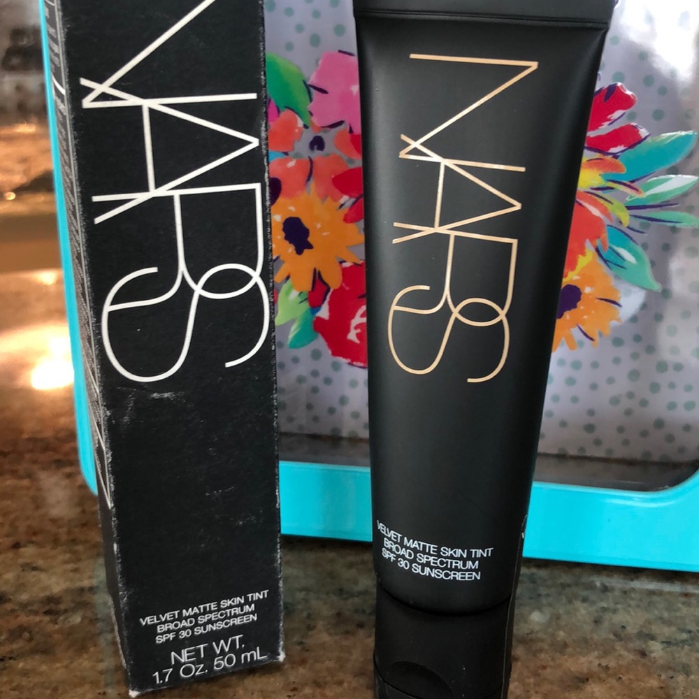 NARS Velvet Matte Skin Tint